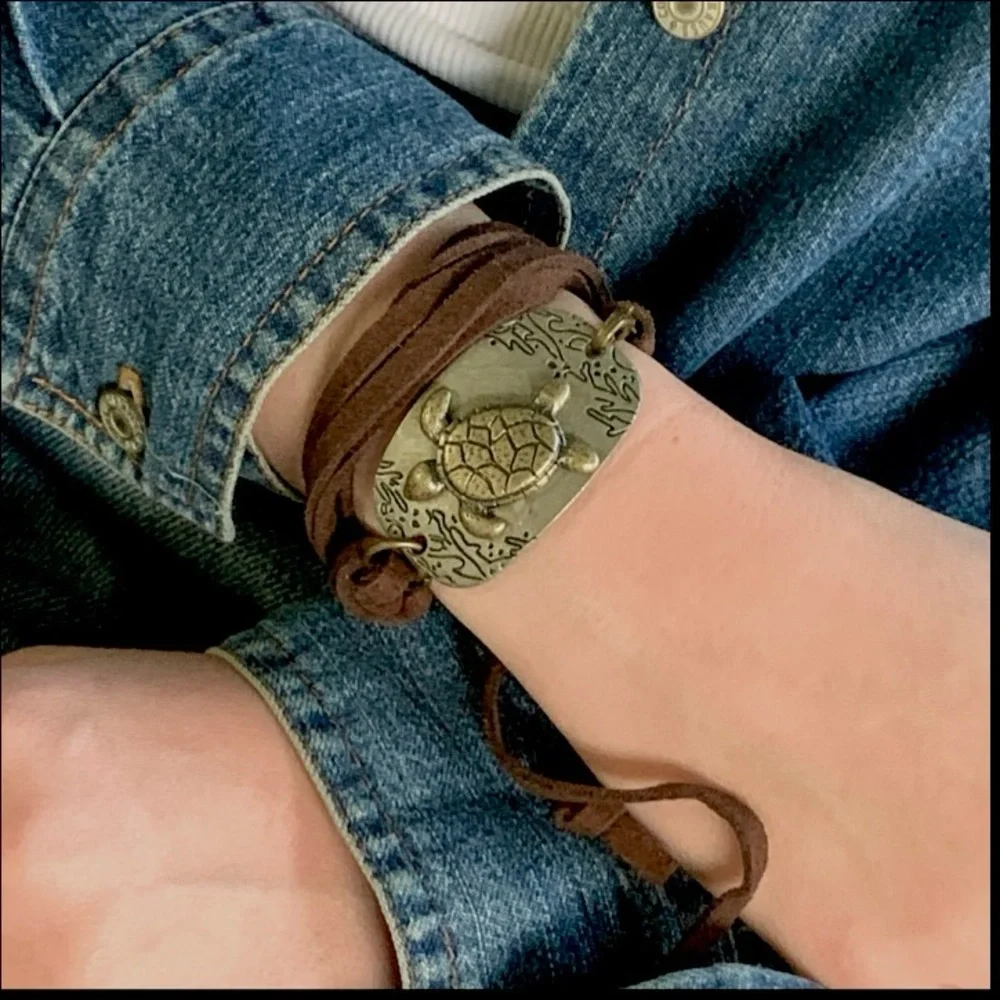 Sea Turtle 2-tone Vintage Coastal Leather Bracelet - Picture 2 of 7